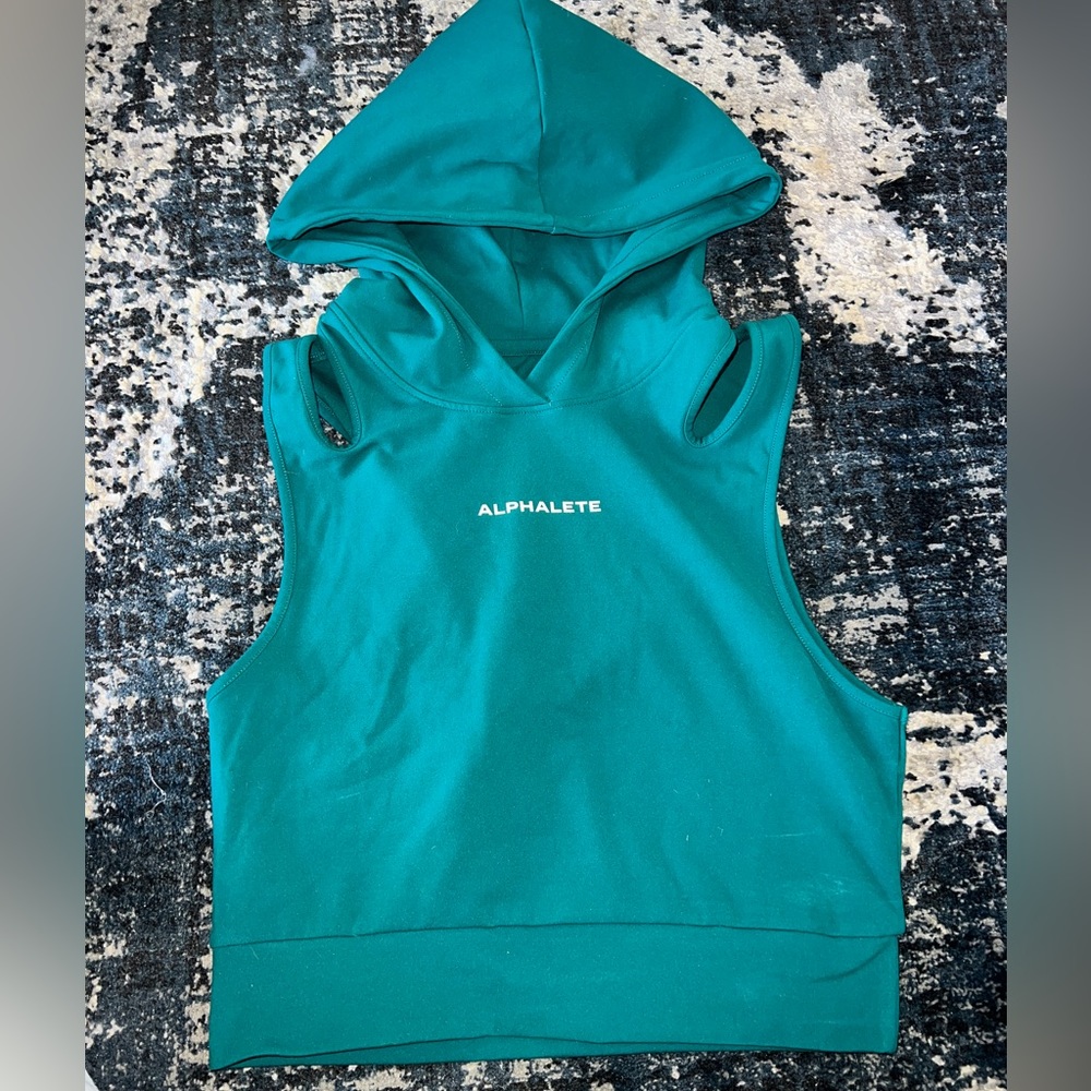 Alphalete hooded tanktop Sm